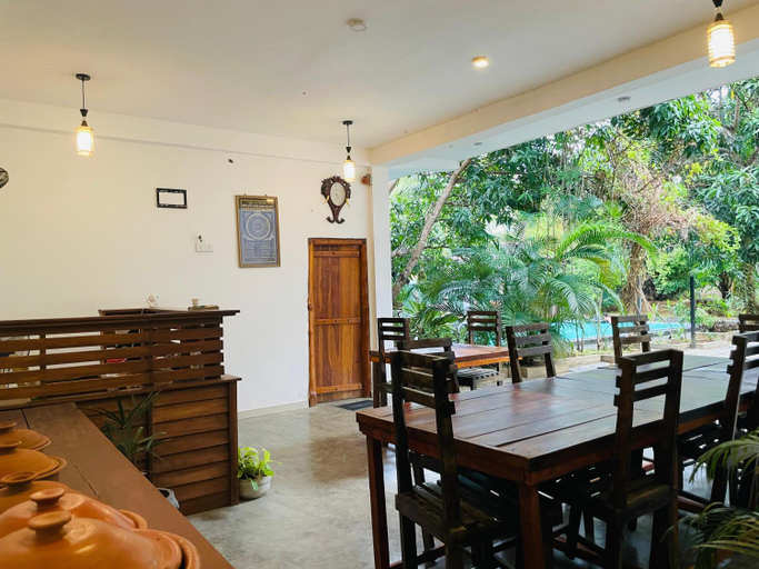 Food & Drinks 5, Lily Resort Udawalawe, Embilipitiya
