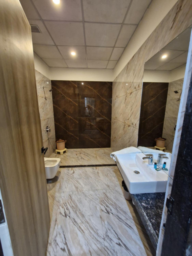 Bathroom 3, Hotel Grand Vasaante, Bhilwara