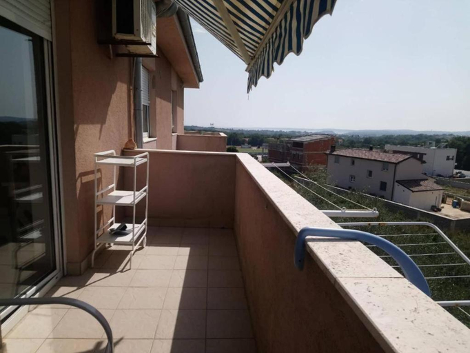 Others 3, Eco-friendly apartment with filtered water, Ližnjan
