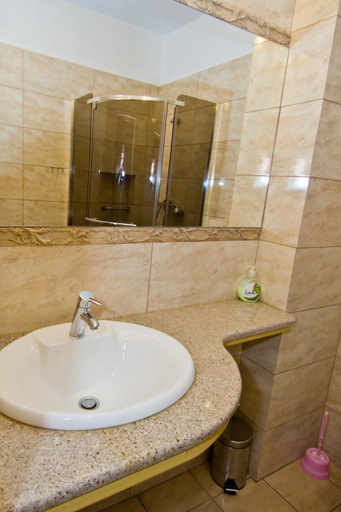 Bathroom 3, Hotelik Bej, Łódź East