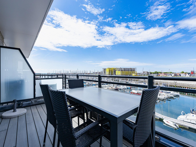 Others 5, Apartment in Sint-Annaland with Water Views, Tholen