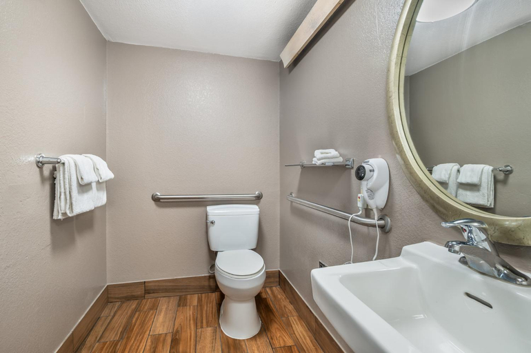 Bathroom 4, Red Roof Inn Virginia Beach, Virginia Beach