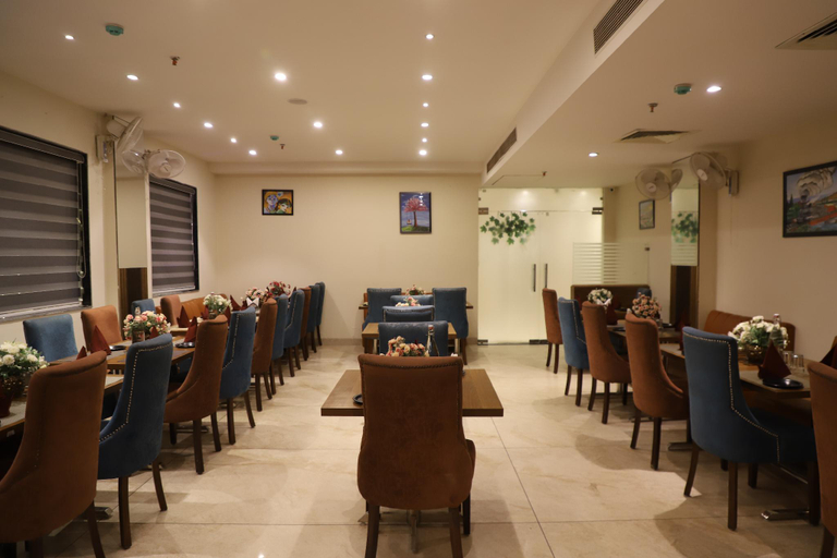 Food & Drinks 5, Hotel West End View A Unit of Hotel SC Residency, Panchkula