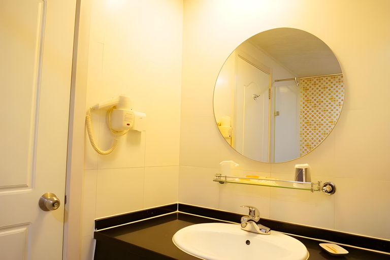 Bathroom 3, Home Inn Guyuan Gaoping Road Municipal Government, Guyuan