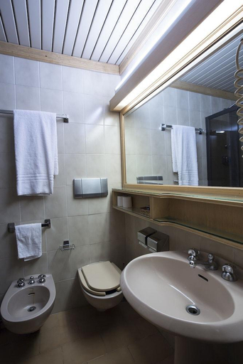 Bathroom, Albergo Italia, Novara