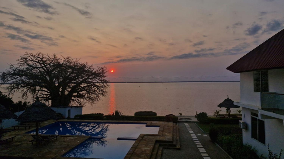Sport & Beauty, Calamari Beach Resort, Magharibi