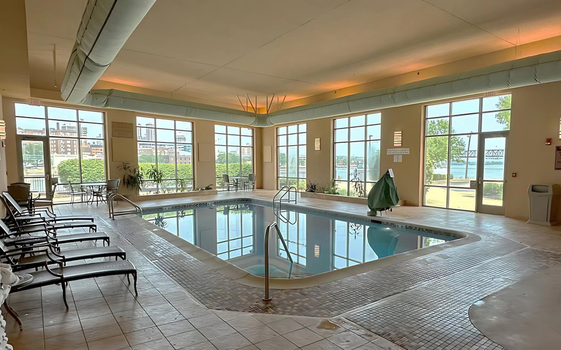 Sport & Beauty, Embassy Suites by Hilton East Peoria Riverfront Hotel & Conference Center, Peoria