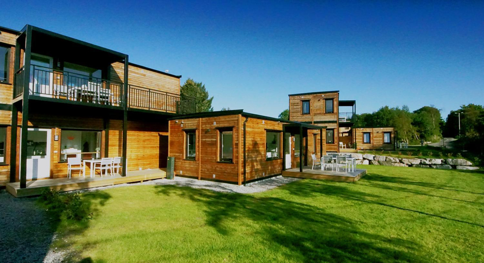 Exterior & Views