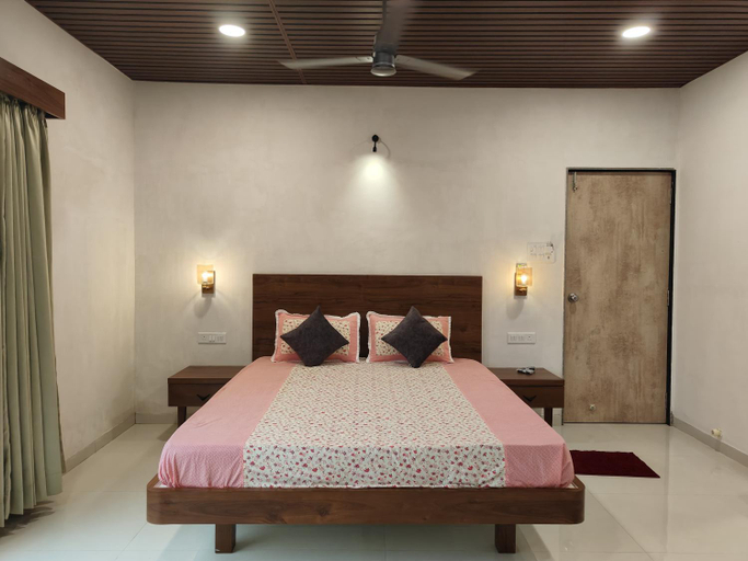 Bedroom 2, Bluebell Residency, Satara