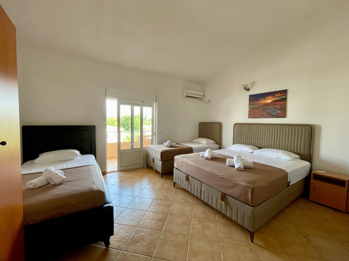 Bedroom 5, Holiday House