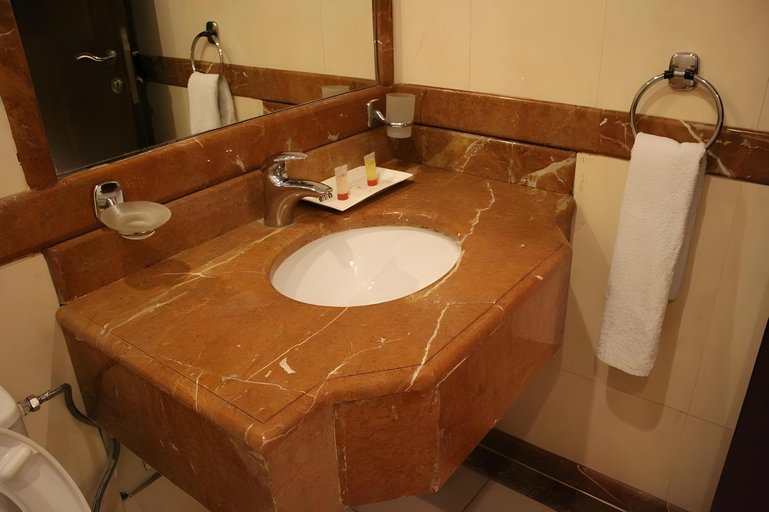 Bathroom 4, Lazord Palace, Taif