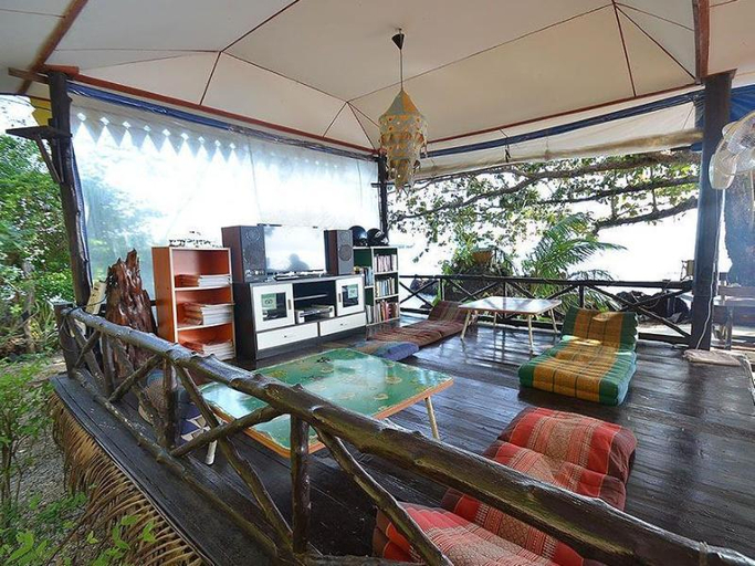 Public Area, Ao Pong Resort, K. Ko Kut