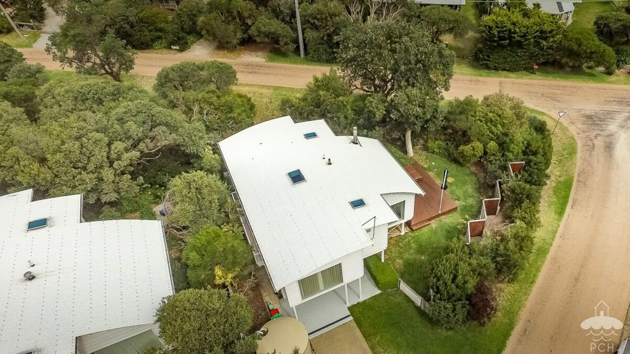 Others 5, Sandy Star, South Gippsland - East