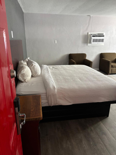Bedroom 3, Mountain Inn, Sevier
