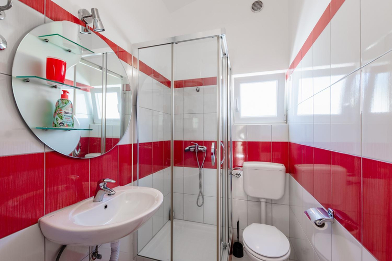 Bathroom 2, Apartments Hasnek, Vir