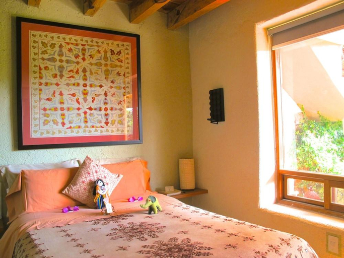 Bedroom 2, Las Luciernagas Bed and Breakfast Adults Only, Valle de Bravo