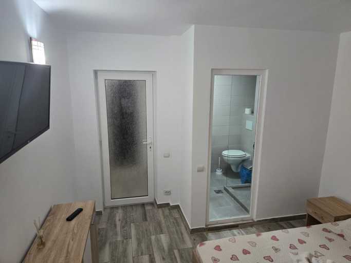 Others 5, Casa Stoian, Costinesti