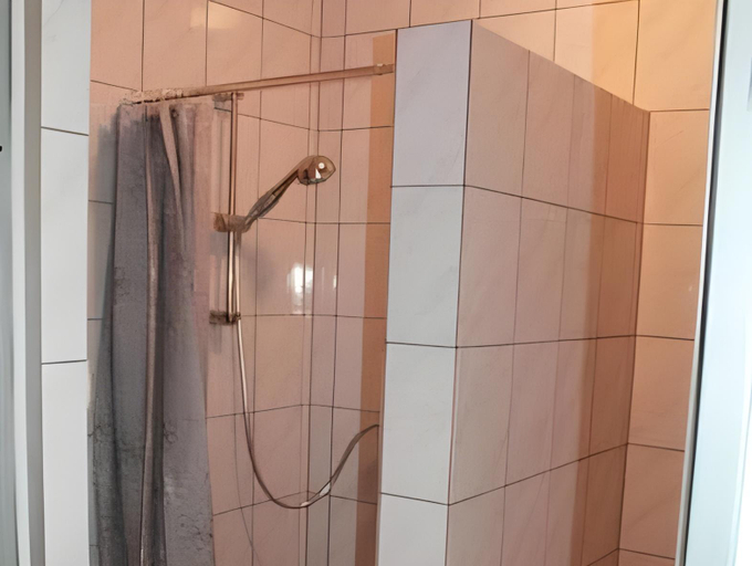 Bathroom 5, Hotel Birten, Wesel