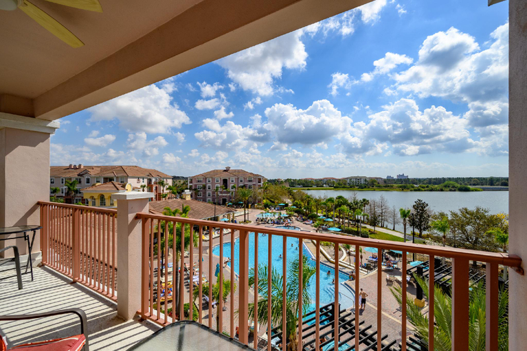 Others 4, Pool View Penthouse. Near all Parks and Conventions, Orange