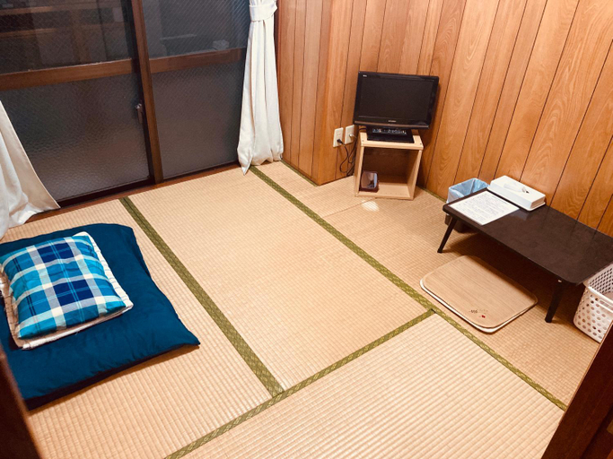 Bedroom 4, Hostels Hakuseisou, Naha