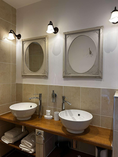 Bathroom 3, Chateau de Mongazon, Nièvre