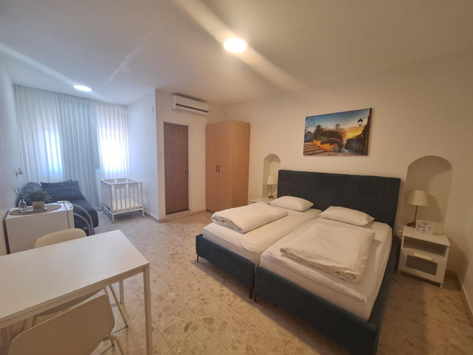 Bedroom 4, בית יעקב