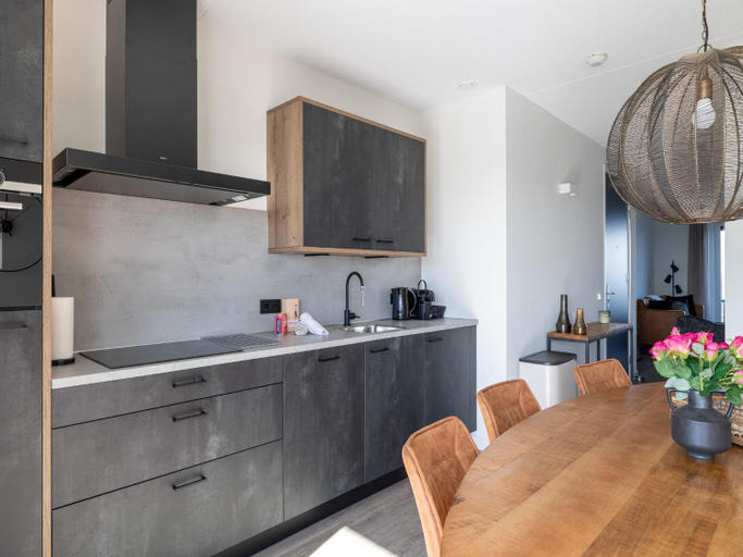 Kitchen 5, Apartment in Sint-Annaland by the Harbor, Tholen