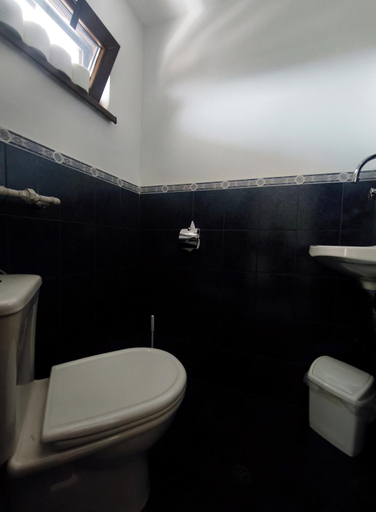 Bathroom 2, Yanevi Apartments, Sozopol