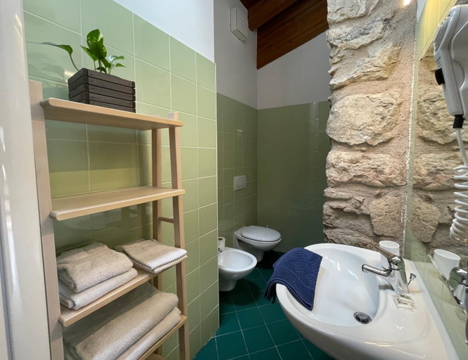 Others 5, B&B Gardumo, Trento