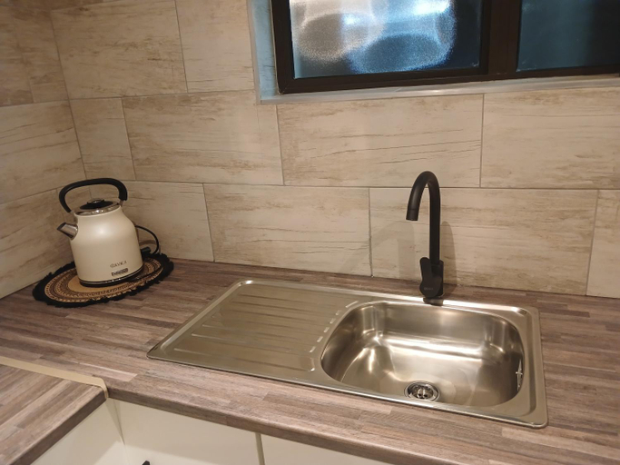 Others 5, Primrose Guest Apartment, Ekurhuleni