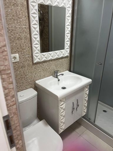 Bathroom 3, La nuferi lac to Therme & Aeroport Otopeni, Snagov
