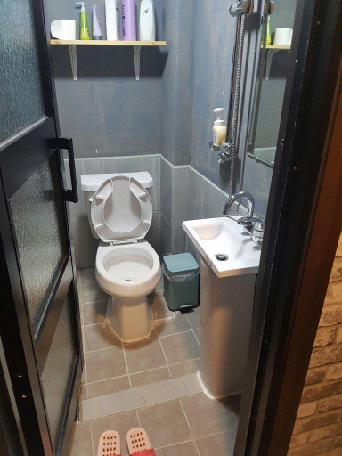 Bathroom 3, Jungle guesthouse, Danyang