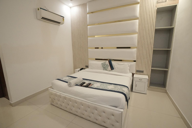 Bedroom 2, Hotel The Grand Paradise, Gautam Buddha Nagar