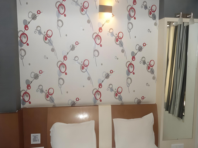 Bedroom, Hotel Skylark Inn, Nashik