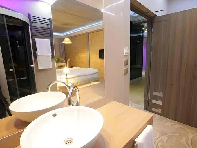 Bathroom 3, Hotel Ramka & Restaurant & Wine Bar, Poznań City