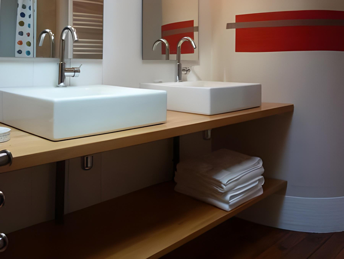 Bathroom 2, Chambres d'Hotes Couleurs du Temps, Dordogne
