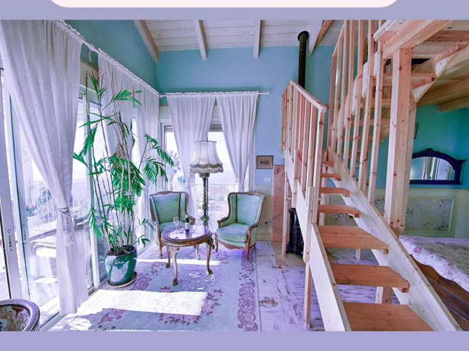 Bedroom 2, where's grandma - איפה הסבתא