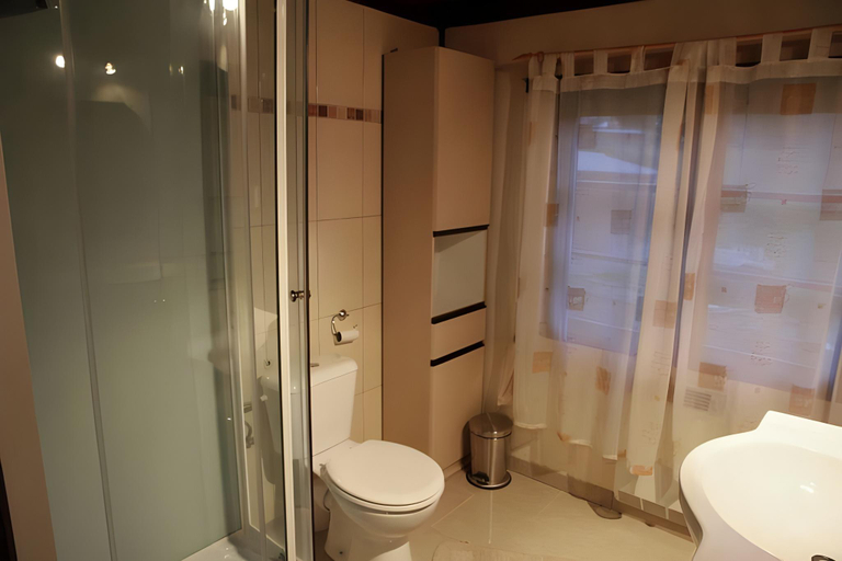 Bathroom 3, Longfaye Chalet with Sauna, Liège