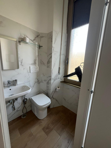 Others 2, Single Room with St Peters Basilica View, Rome