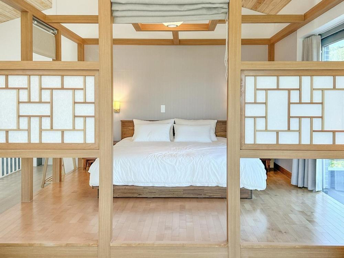 Bedroom 2, Gyeongju Narang Stay Private House, Gyeongju