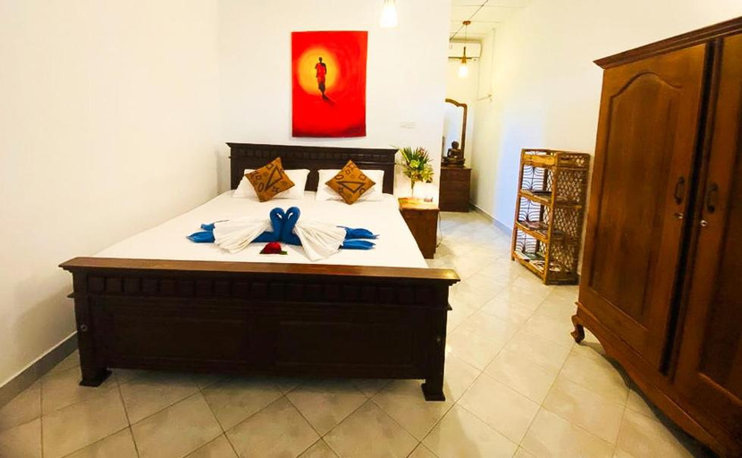 Others 5, Bay Street, Beruwala