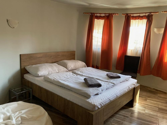 Bedroom 2, ヴィラメリカ, Miskolci