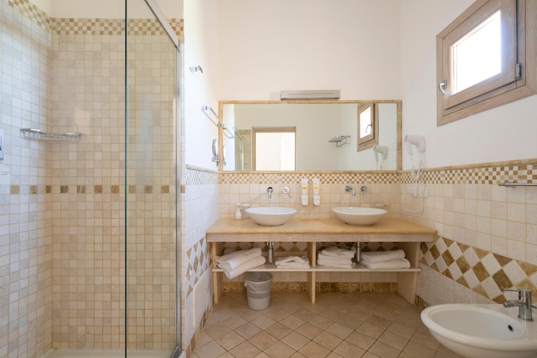 Bathroom 4, Janna e Sole, Nuoro