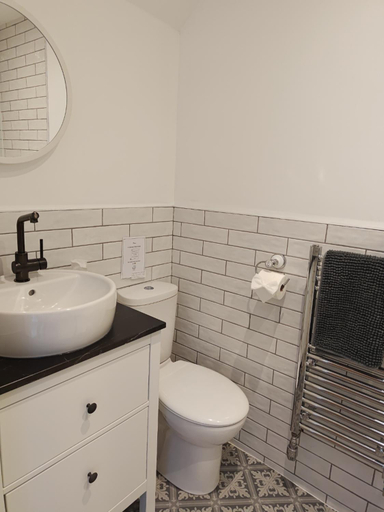 Bathroom 5, East Dart Inn, Devon