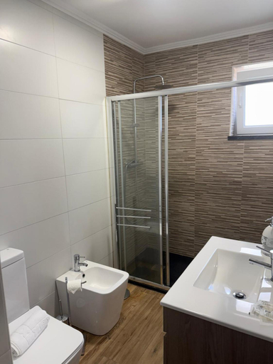 Bathroom 2, Casa dos Diogos, Grândola