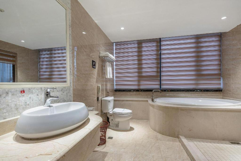 Bathroom 3, Haikou Kai Wei Hotel, Haikou