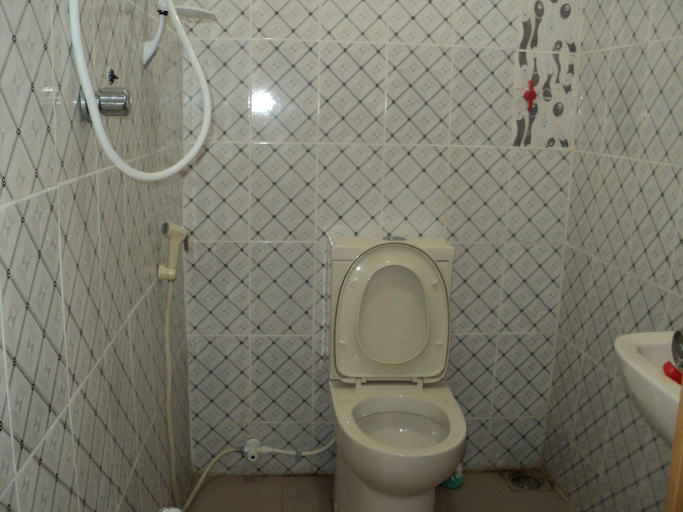 Bathroom 5, Summer Set Inn, Dambulla