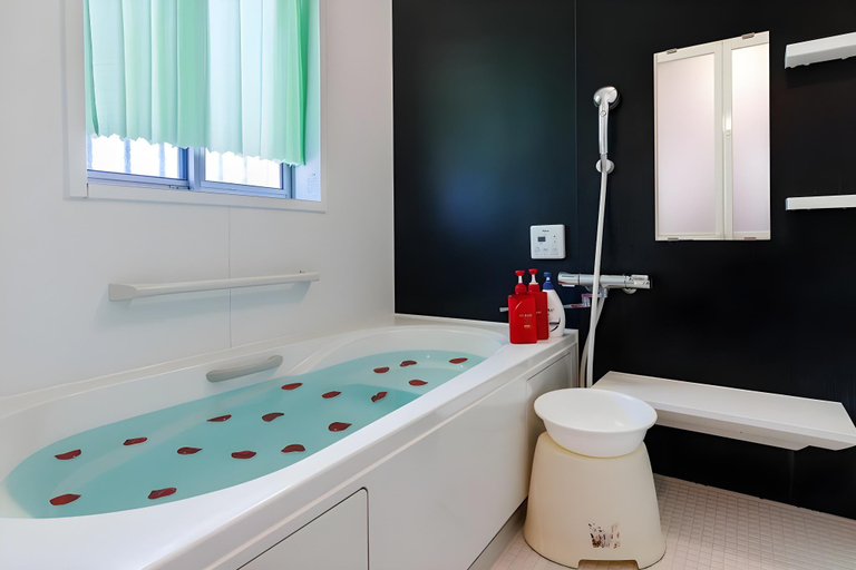 Bathroom 3, Seaside Villa Itoman, Itoman