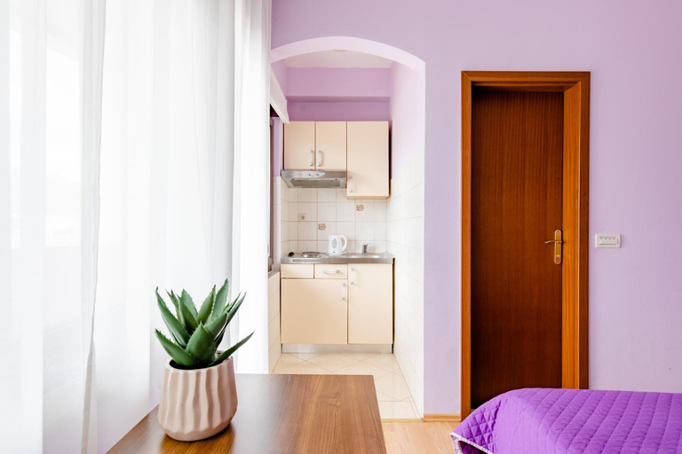 Bedroom 2, Mala Mara, Kaštela