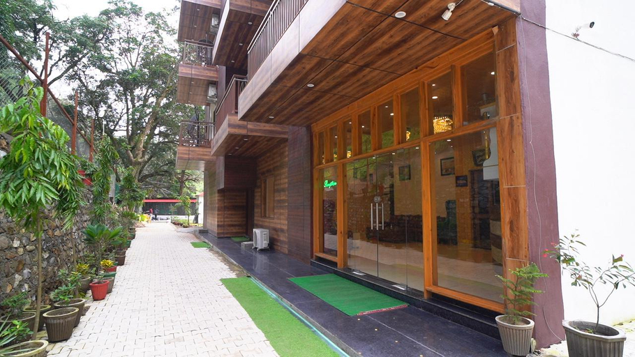 Exterior & Views